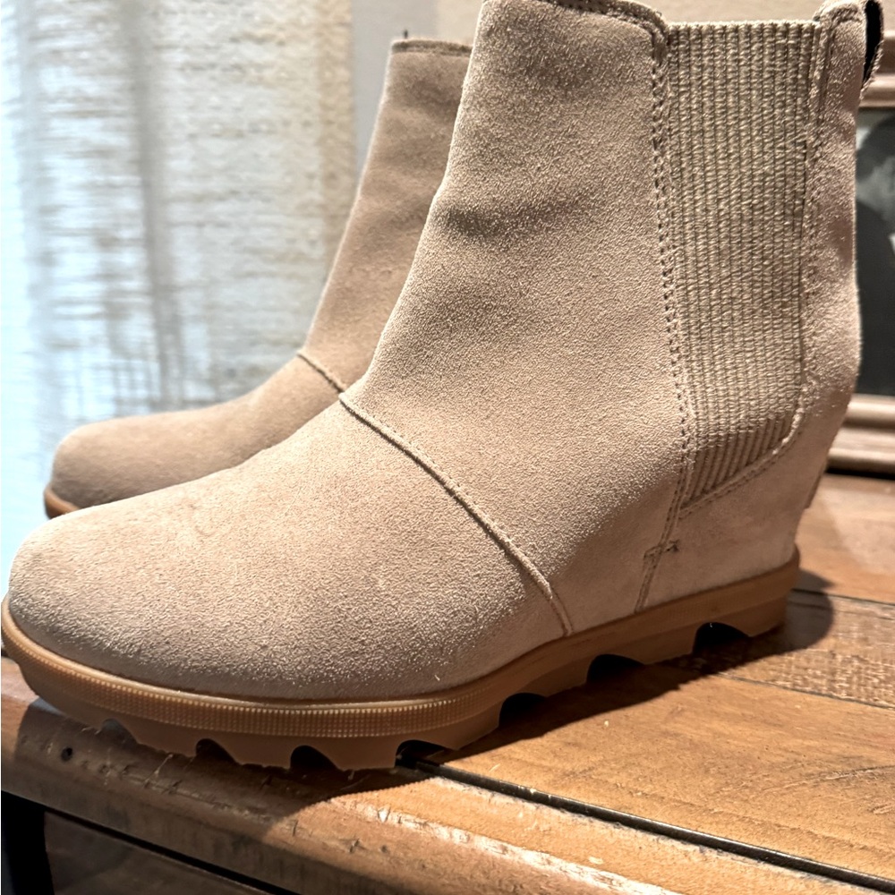 Sorel Women's Platform booties